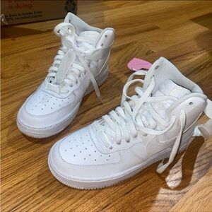 White High-Top Sneakers Nike AF 1 like new authentic 6Y women’s 7
